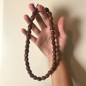 Wooden skull bead stretch necklace